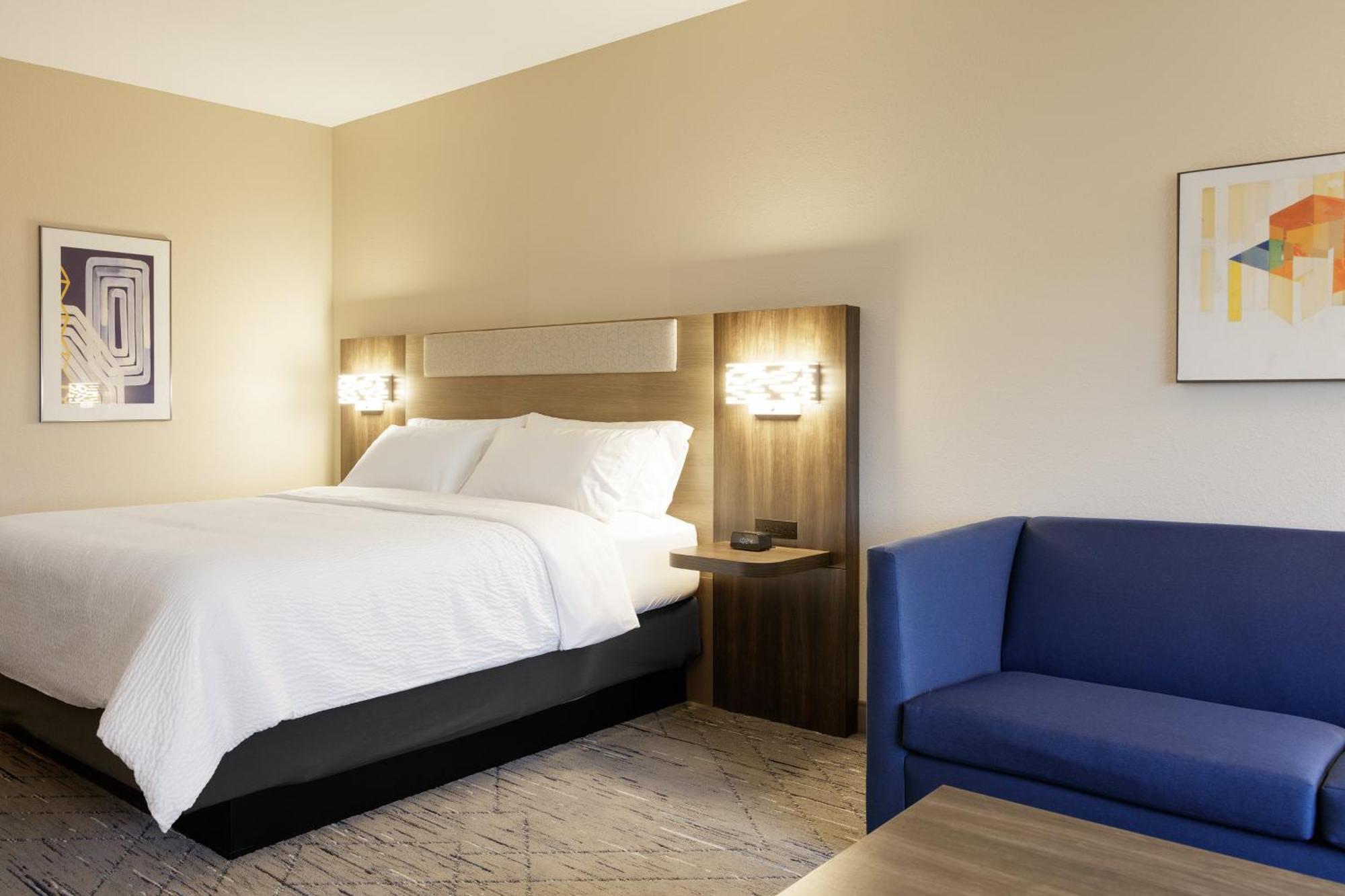 Hotel Express & By Ihg