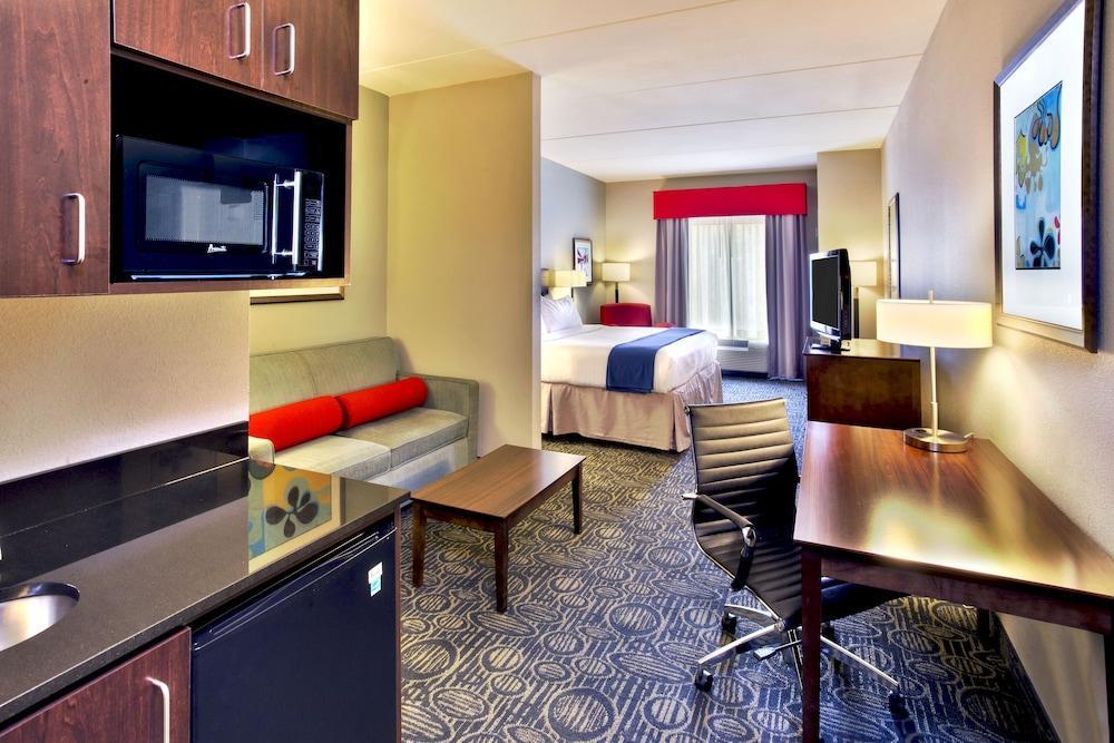 Express & By Ihg 2* Oak Ridge